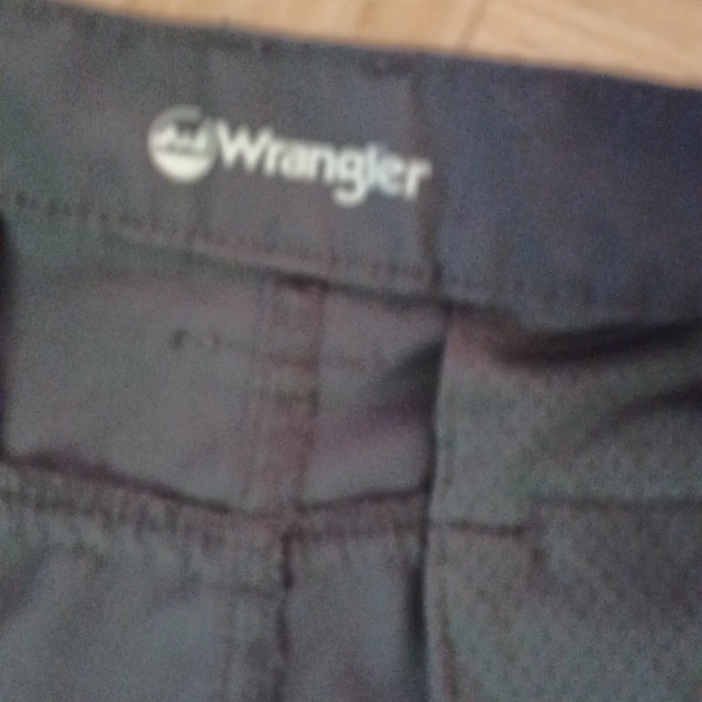 Wrangler dri fit shorts size 40 waist 100 percent polyester